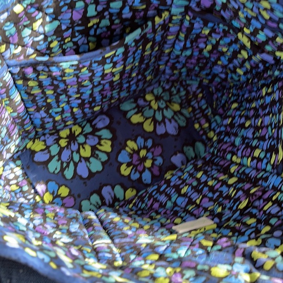 Vera Bradley tote bag. - Picture 3 of 3